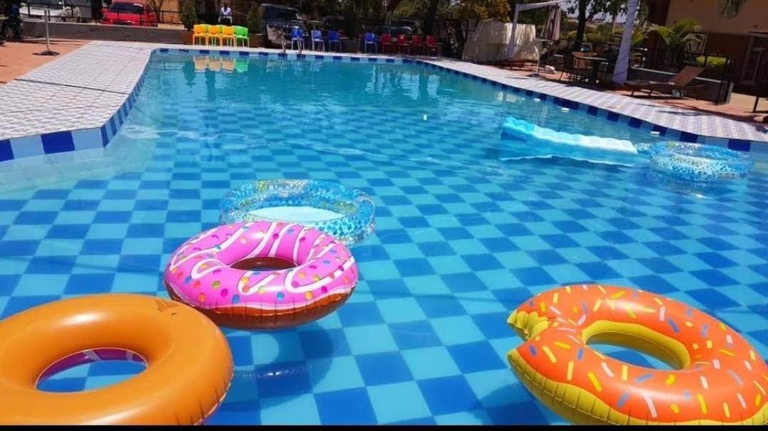 לוסקה Chamba Valley Exotic Hotel מראה חיצוני תמונה