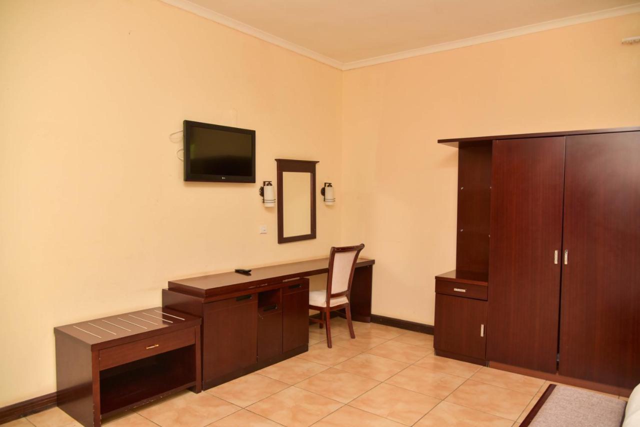 לוסקה Chamba Valley Exotic Hotel מראה חיצוני תמונה