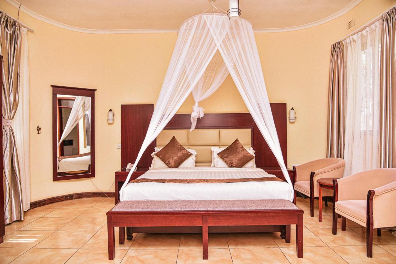 לוסקה Chamba Valley Exotic Hotel מראה חיצוני תמונה