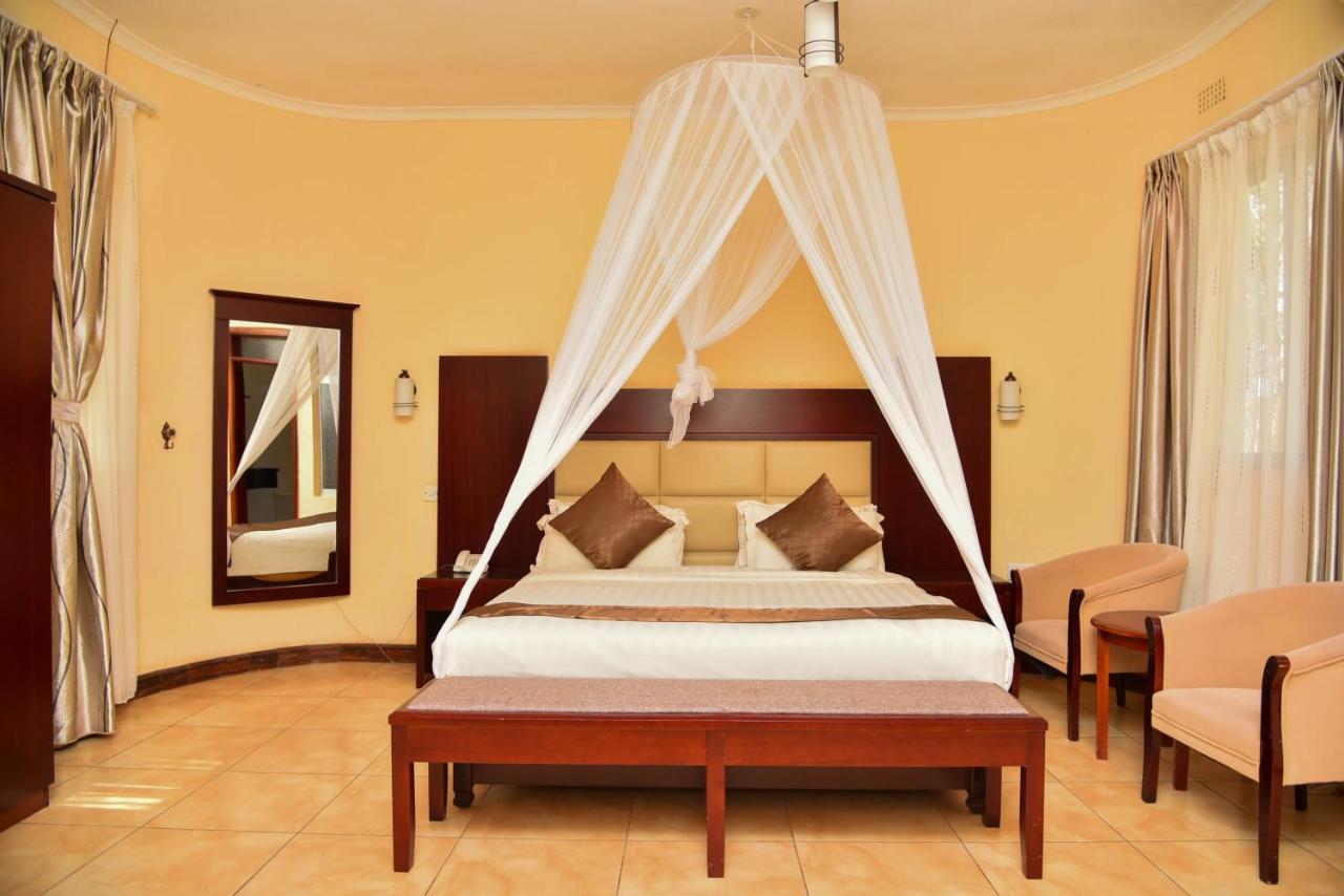 לוסקה Chamba Valley Exotic Hotel מראה חיצוני תמונה