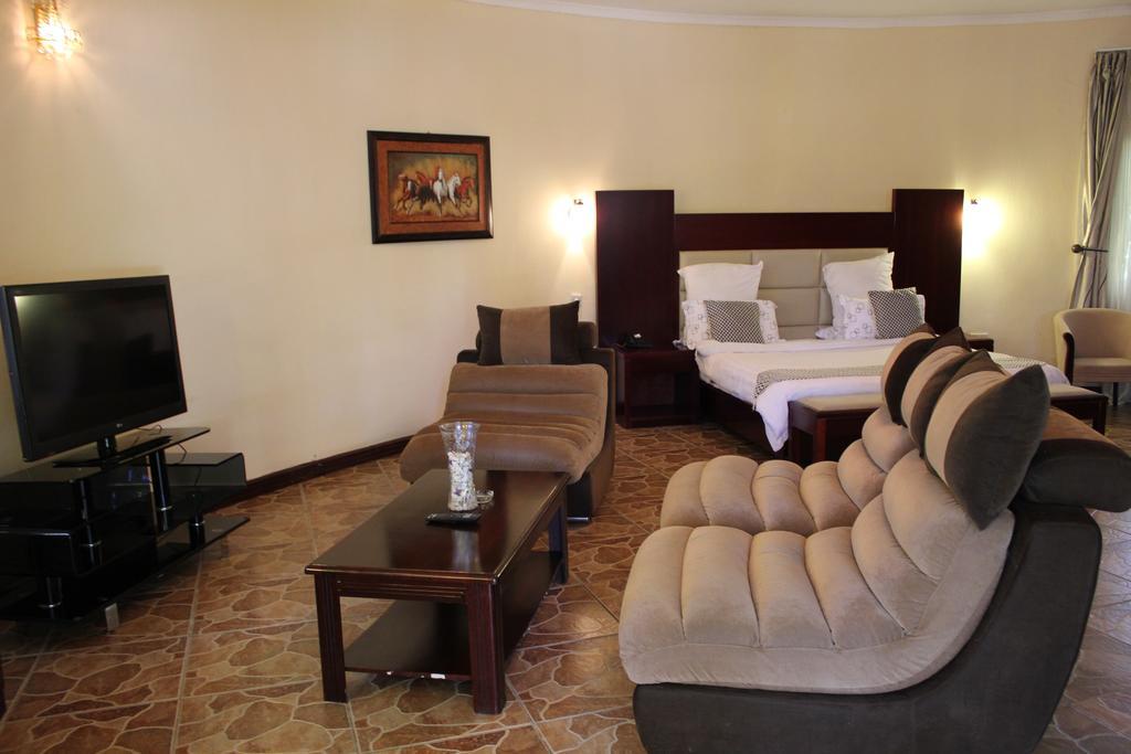 לוסקה Chamba Valley Exotic Hotel מראה חיצוני תמונה