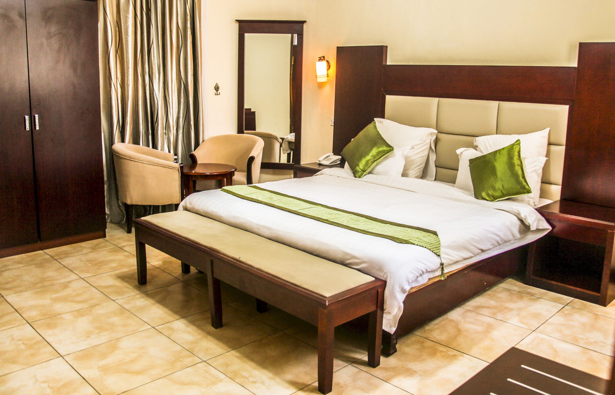 לוסקה Chamba Valley Exotic Hotel מראה חיצוני תמונה